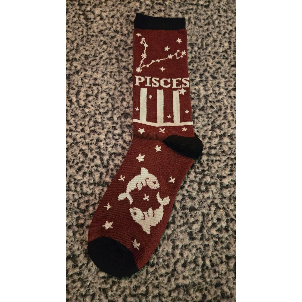 Pisces Zodiac Crew Fashion Socks Burgundy Maroon Astrology Fish Stars Size 9-11